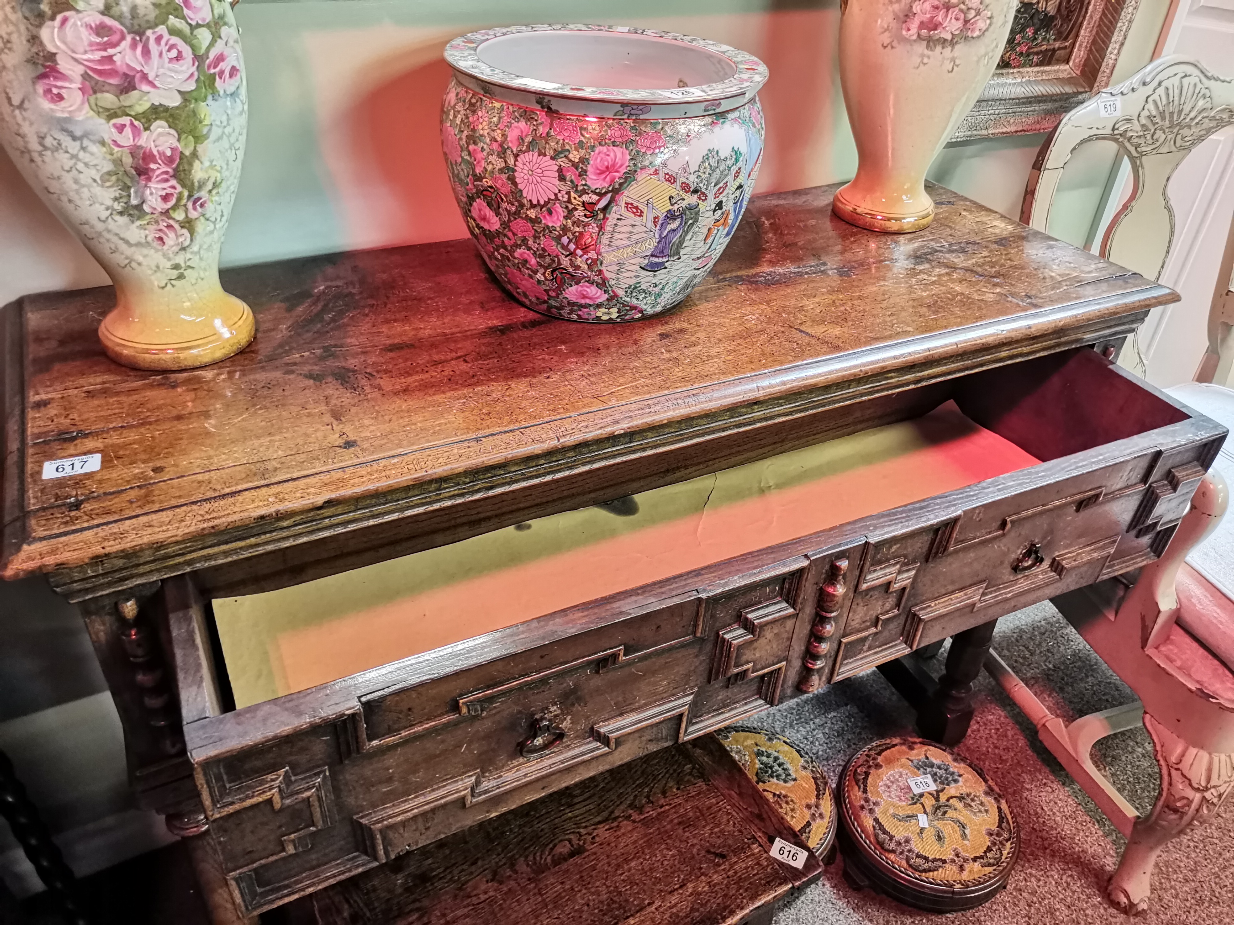 A Titchmarsh and Goodwin style oak serving table - Image 2 of 2