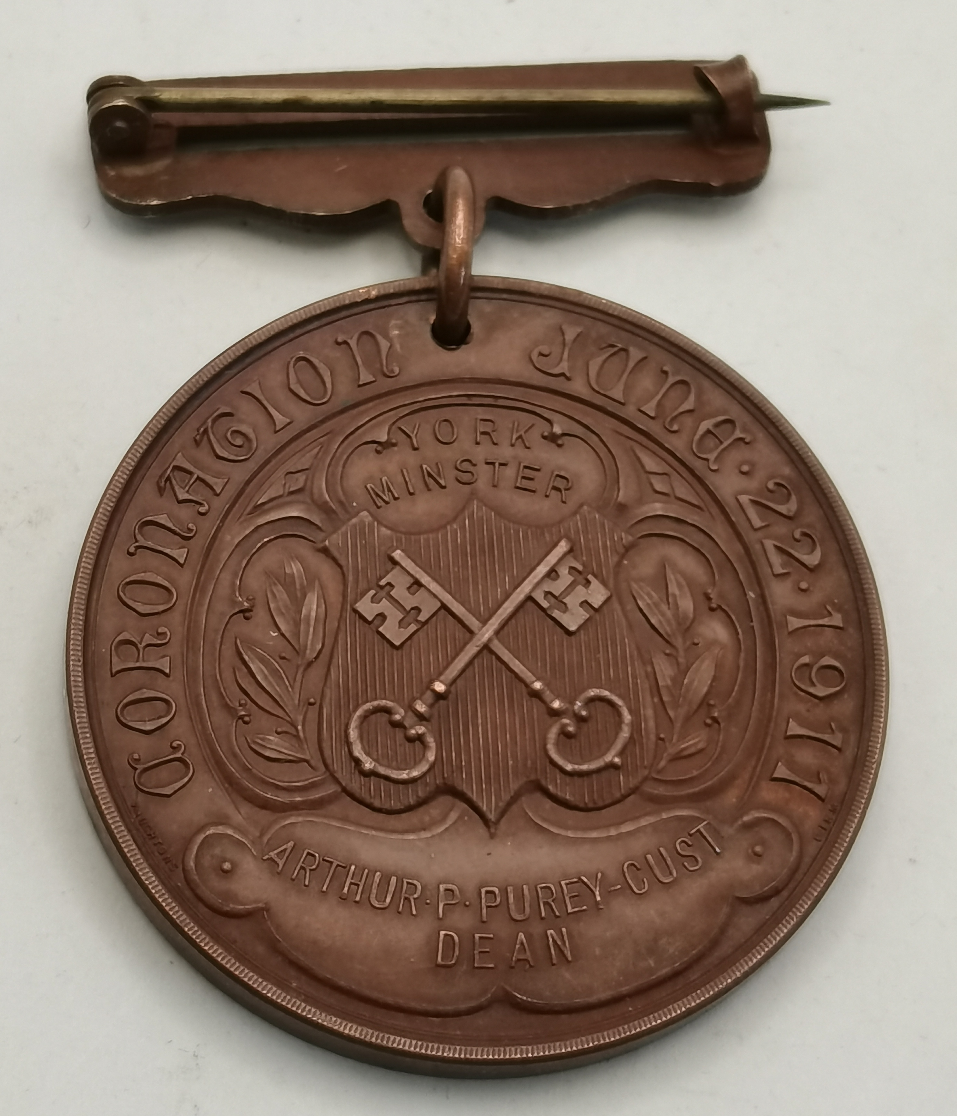 Boxed White metal commemorative Medal Victoria and x2 York Minster Comm. Medals - Image 6 of 9