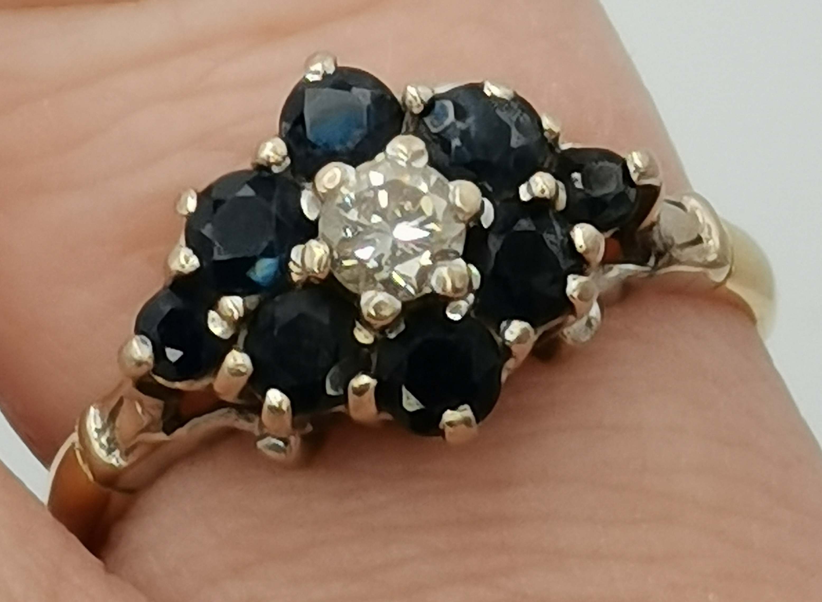 An 18 carat gold blue and white stone cluster ring, and a 9 carat gold white three stone ring - Image 9 of 9