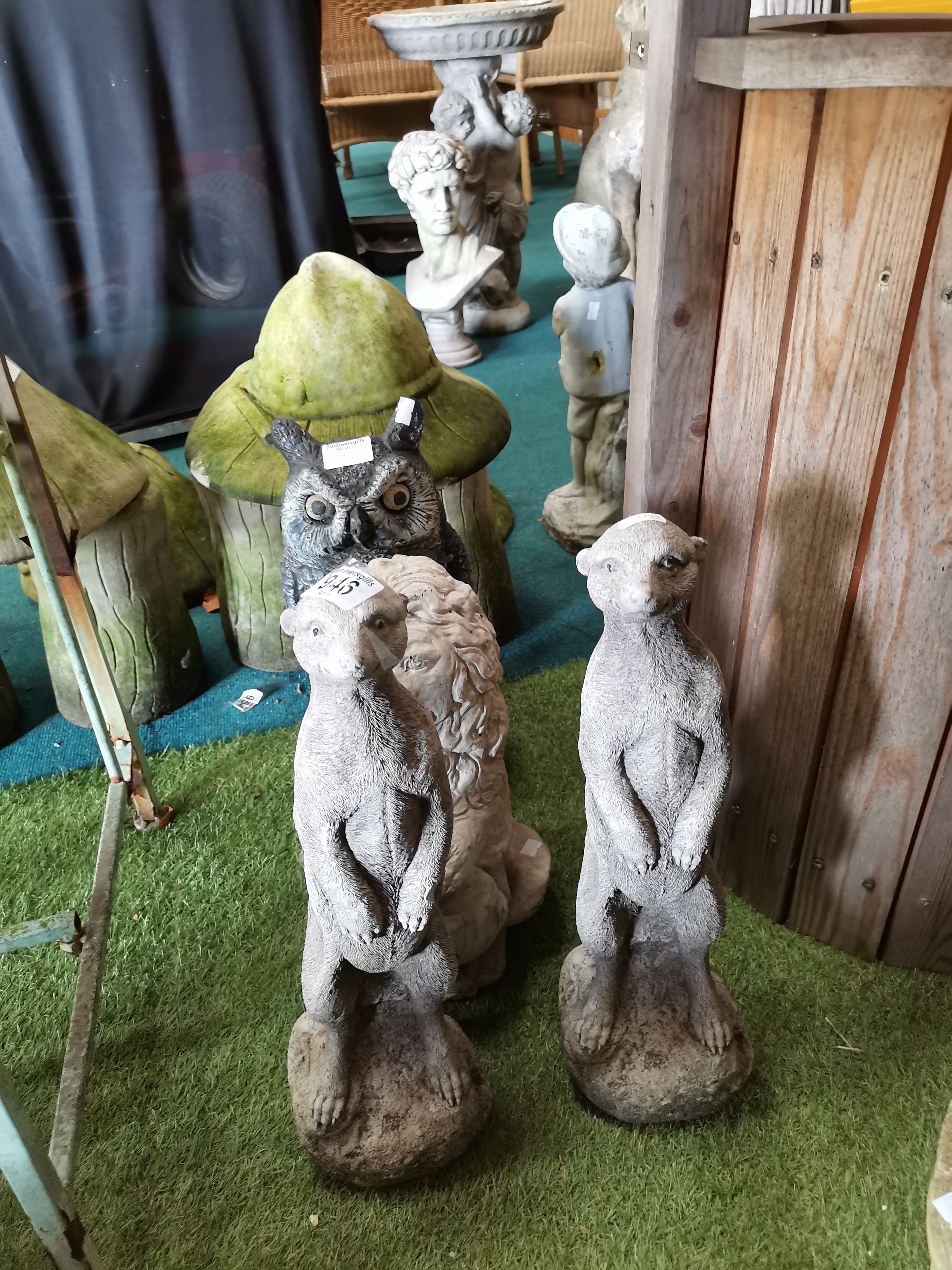 x4 stone garden ornaments - Meerkats, lion and owl - Image 3 of 3