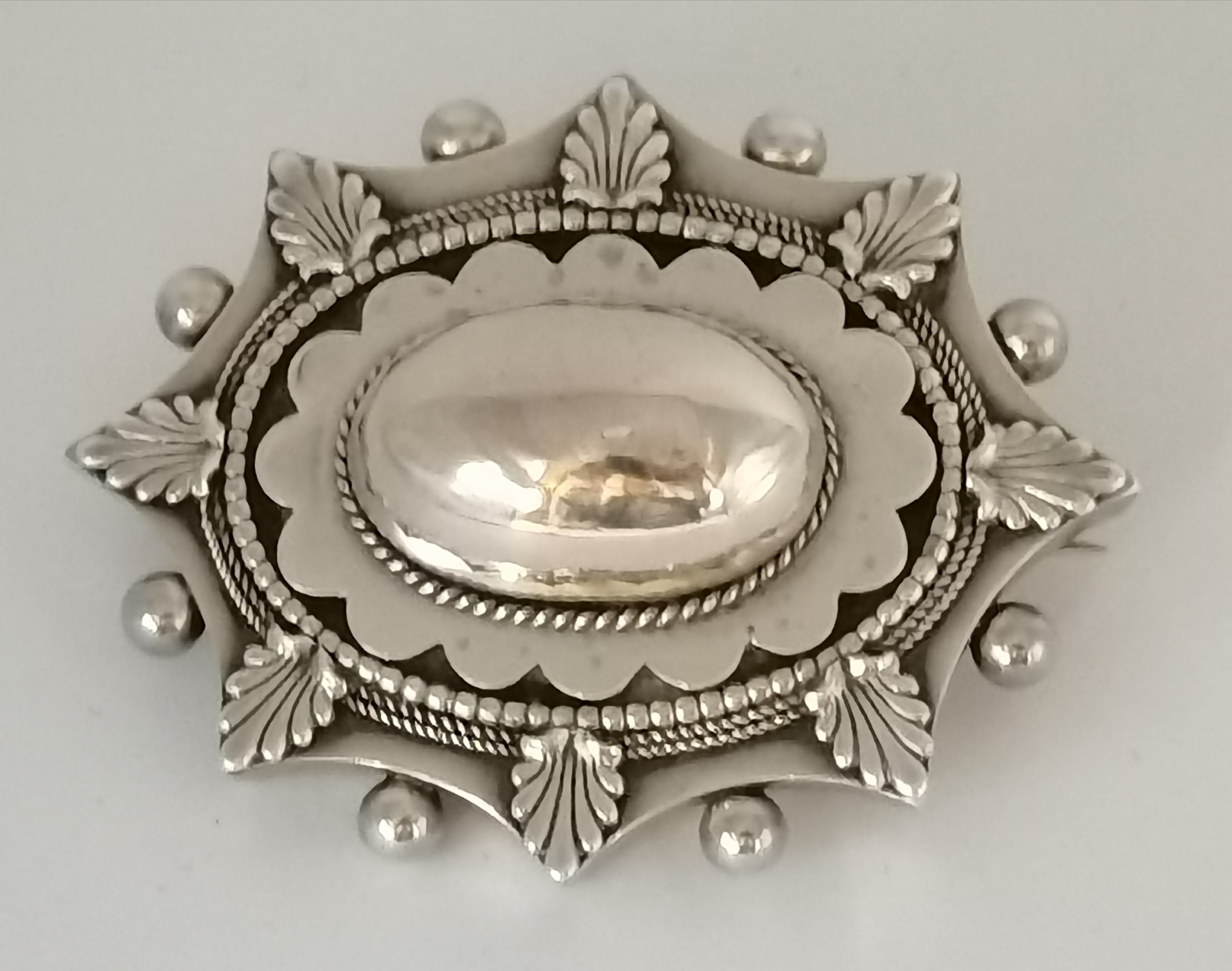 A collection of white metal jewellery - Image 2 of 9