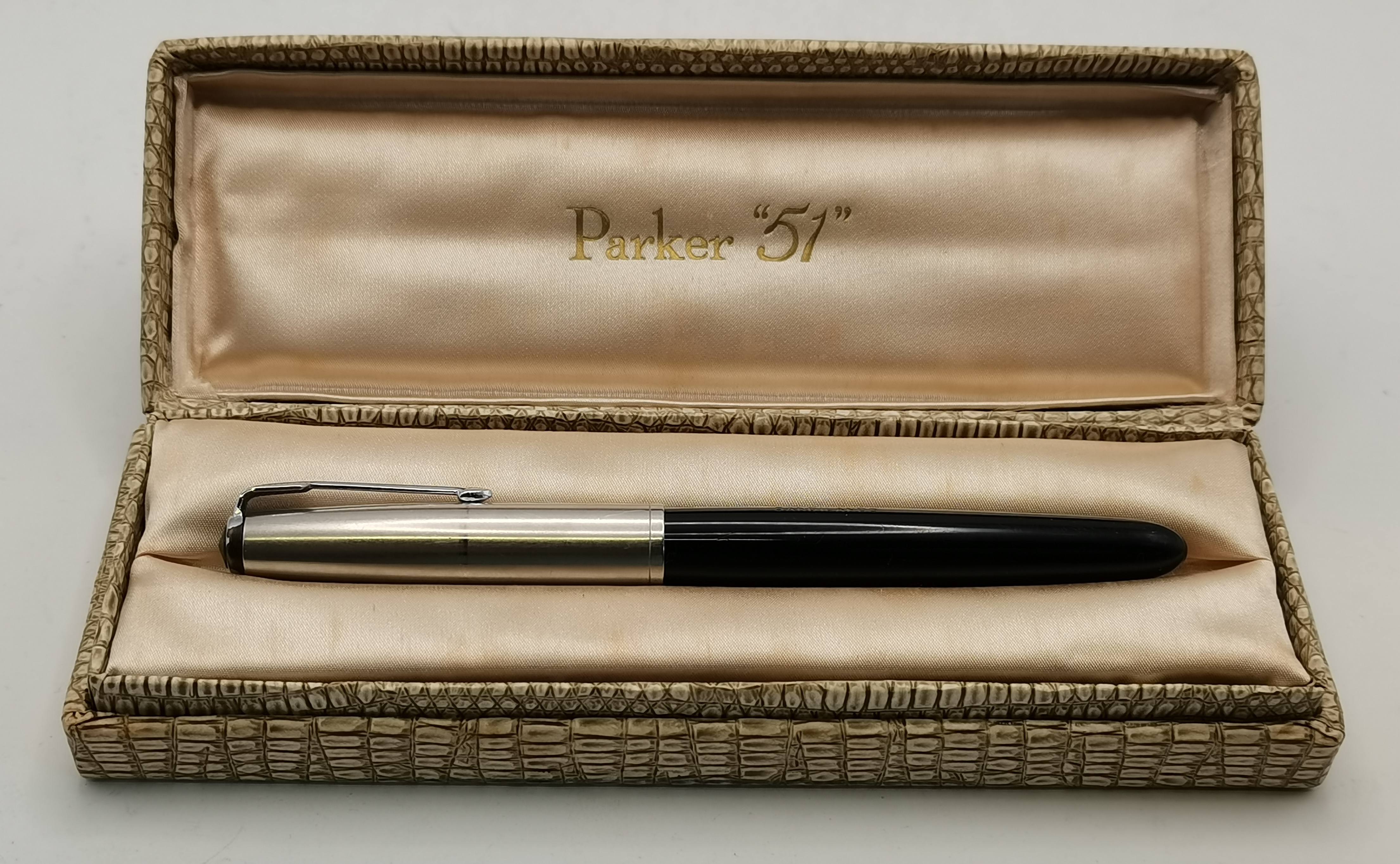An original Parker '51' fountain pen, and two others with 14k nibs - Image 2 of 5