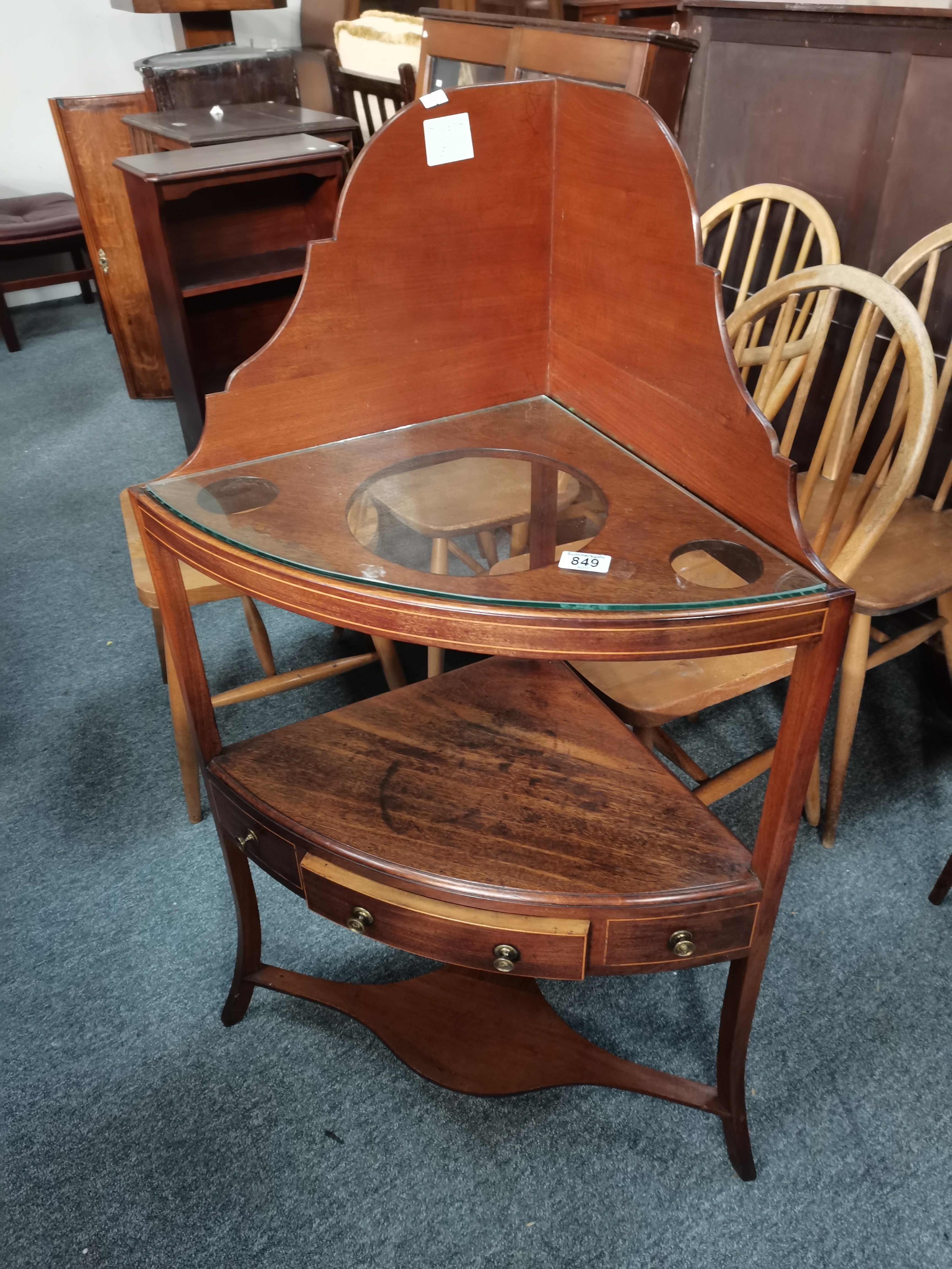 A Georgian mahogany corner washstand