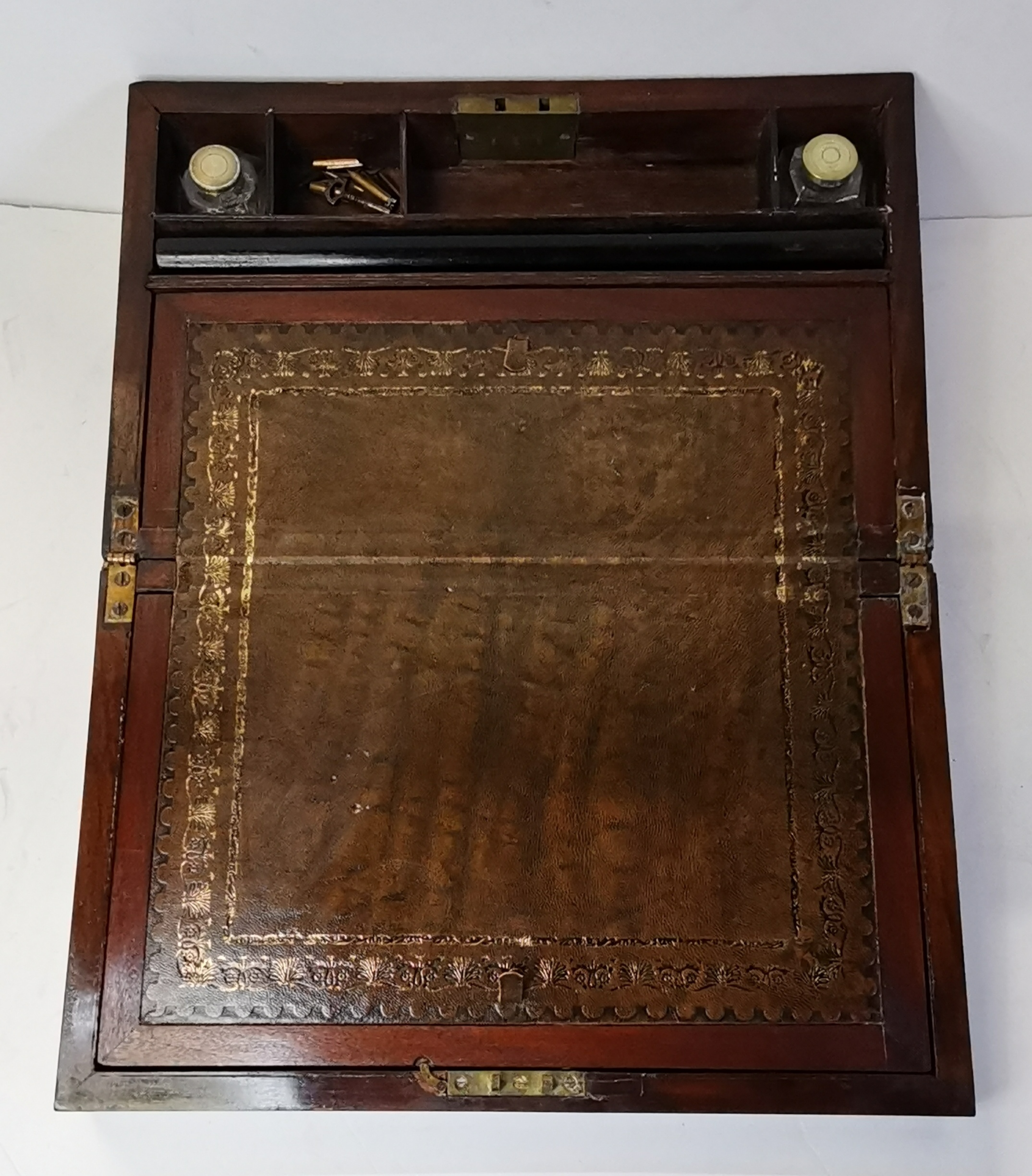An Anglo Indian inlaid writing slope, 19th Century - Image 2 of 2