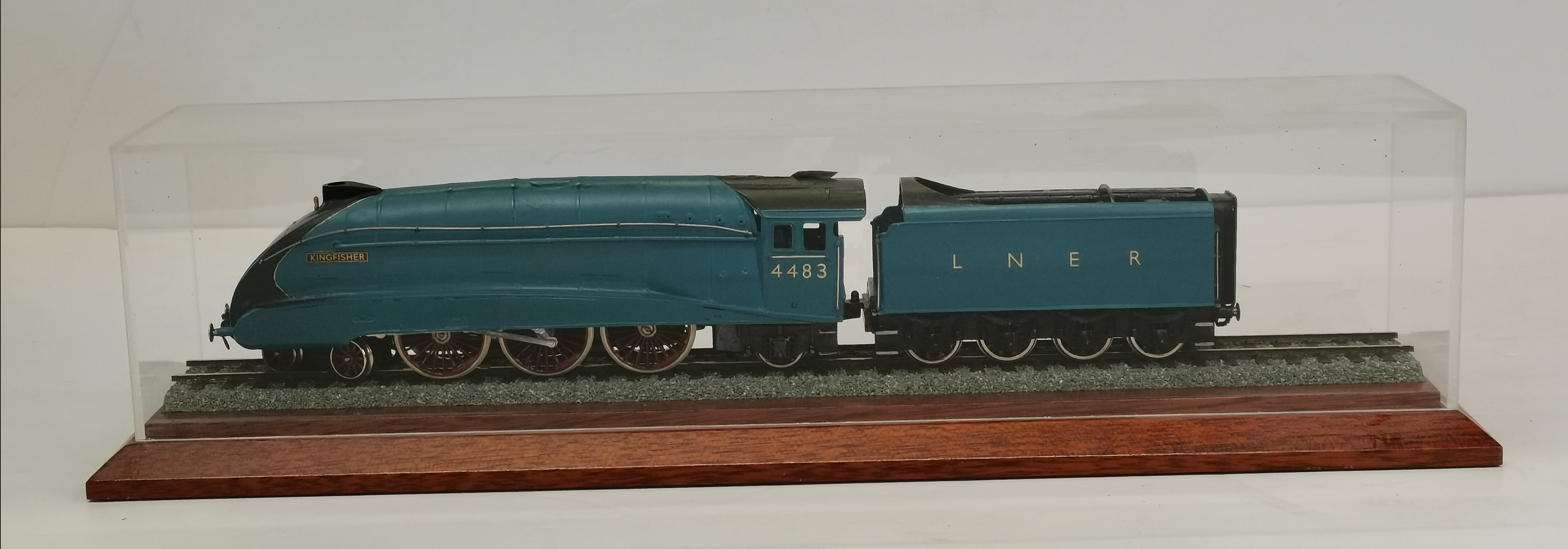 4-6-2 Mallard A4 Class and Wrenn 'Royal Scot' 6100 Class 6p 4-6-0 LMS Maroon Locomotive - Image 2 of 3