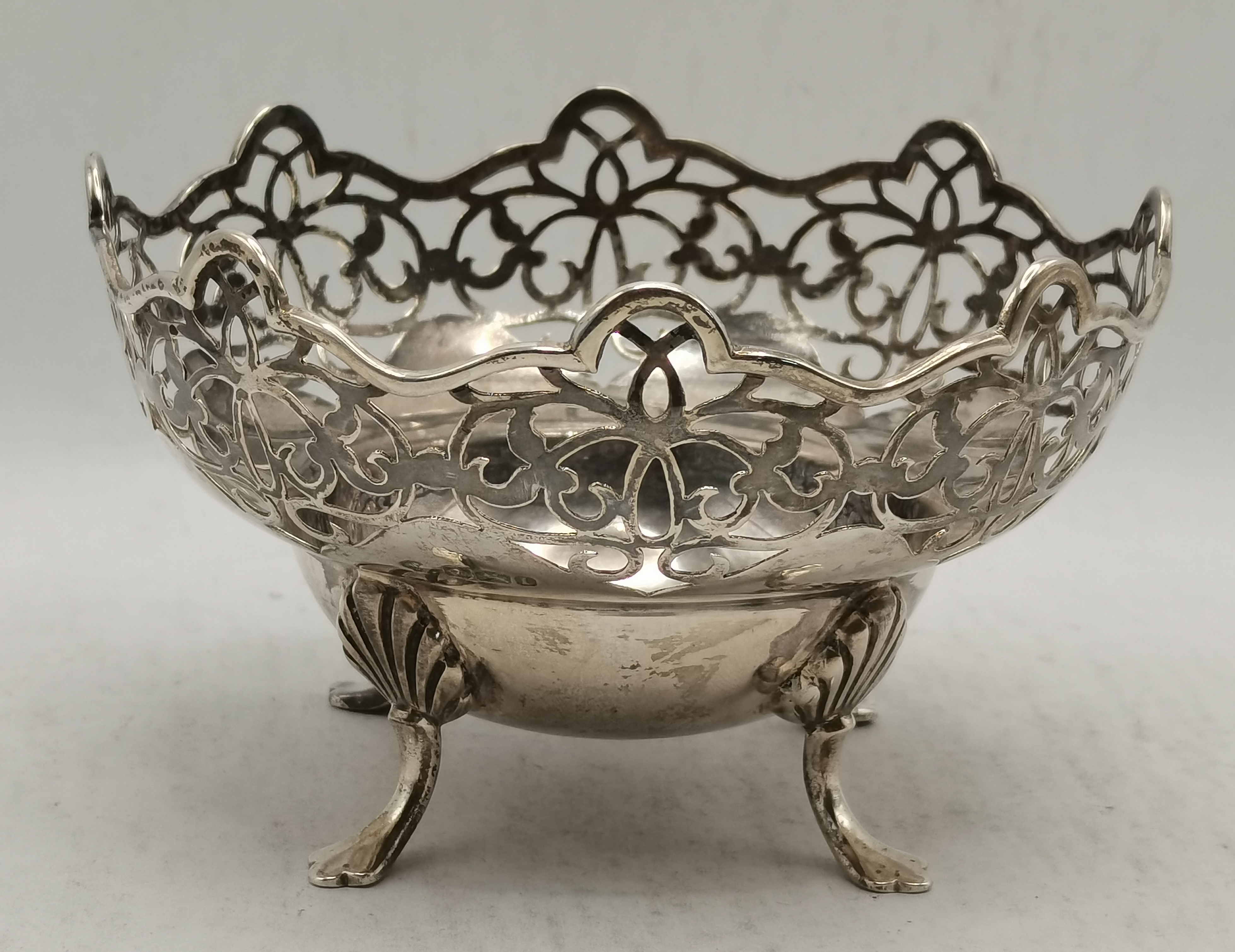 An Edwardian silver bon-bon dish