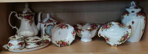 A group of 9 Royal Albert country rose items