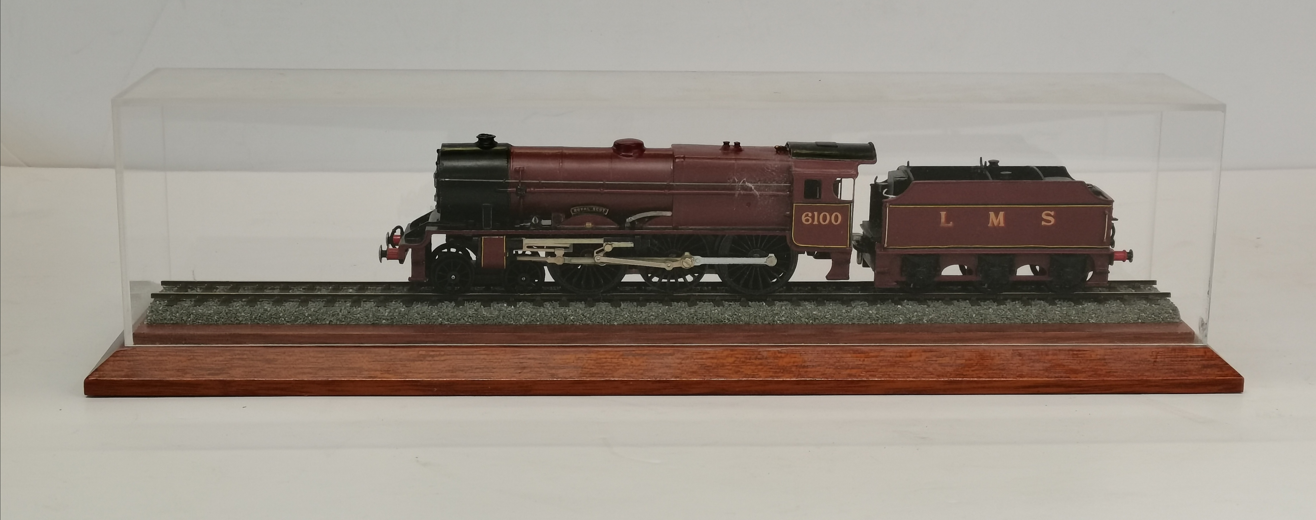 4-6-2 Mallard A4 Class and Wrenn 'Royal Scot' 6100 Class 6p 4-6-0 LMS Maroon Locomotive - Image 3 of 3