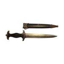 A REPLICA WWII GERMAN NAZI SS HIGH LEADER’S HIMMLER HONOR DRESS DAGGER A damascus steel blade