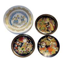 BJØRN WINBLAD FOR ROSENTHAL, A SET OF FOUR SMALL ALADIN DESIGN PLATES Along with five Spode