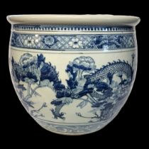 A LARGE LATE 19TH/EARLY 20TH CENTURY CHINESE BLUE AND WHITE PORCELAIN FISH BOWL Hand painted