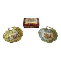 LIMOGES, AN EARLY 20TH CENTURY FRENCH PORCELAIN ORNAMENTAL TRINKET BOX AND COVER, CIRCA 1900 -