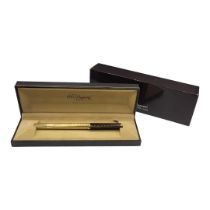 DUPONT, A VINTAGE GOLD PLATE AND LAQUE DE CHINE FOUNTAIN PEN Having reeded design and 18ct gold nib,