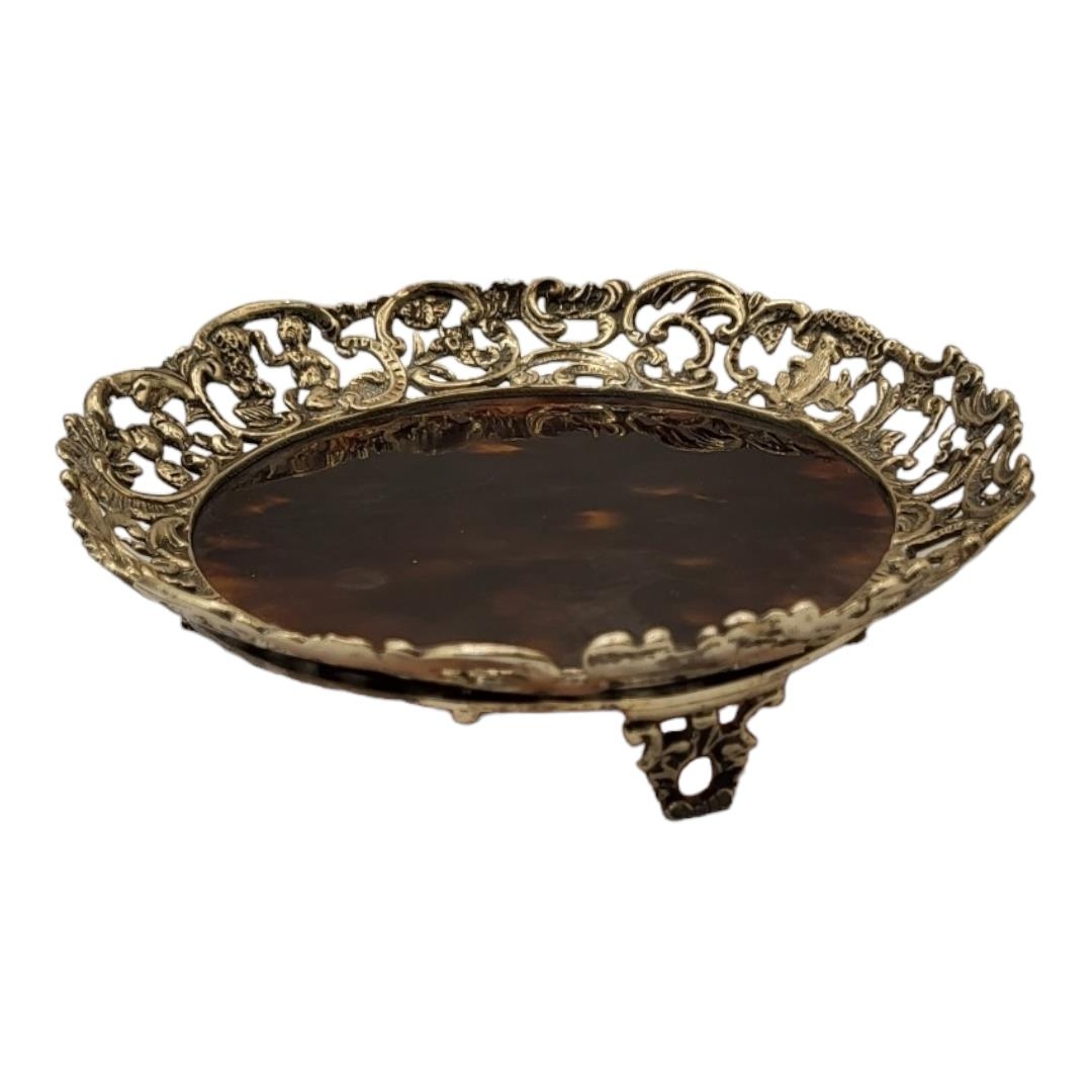 WILLIAM COMYNS, A VICTORIAN SILVER AND TORTOISESHELL PIN TRAY Having a pierced scrolled border - Image 2 of 3