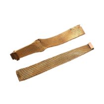 A VINTAGE YELLOW METAL WATCH STRAP (TESTED AS 9CT GOLD). (21.7g) Condition: AF