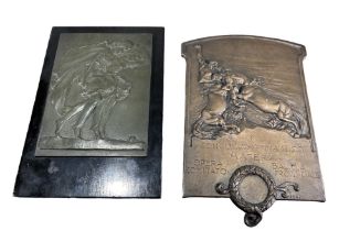 A 20TH CENTURY ITALIAN BRONZE PLAQUE SHOWING TWO FIGHTING CENTAURS, COMMEMORATING MATERA