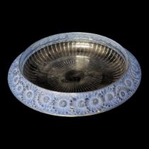 LALIQUE, AN ART DECO MARQUERITES GLASS CENTREPIECE BOWL Clear and blue frosted flowery border,