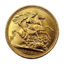 A QUEEN ELIZABETH 22CT GOLD FULL SOVEREIGN COIN, DATED 1974 With portrait bust and George and Dragon