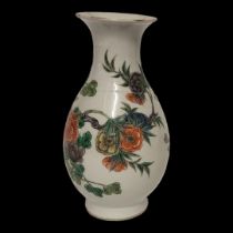 A LATE 18TH/EARLY 19TH CENTURY CHINESE FAMILLE VERT PORCELAIN VASE Banister form, hand painted