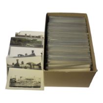 A BOX CONTAINING APPROX 250 EARLY 20TH CENTURY AND LATER POSTCARDS Locomotives, in individual