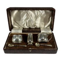 WALKER & HALL, A CASED SILVER CRUET SET, HALLMARKED BIRMINGHAM 1947 Comprising mustard pot,