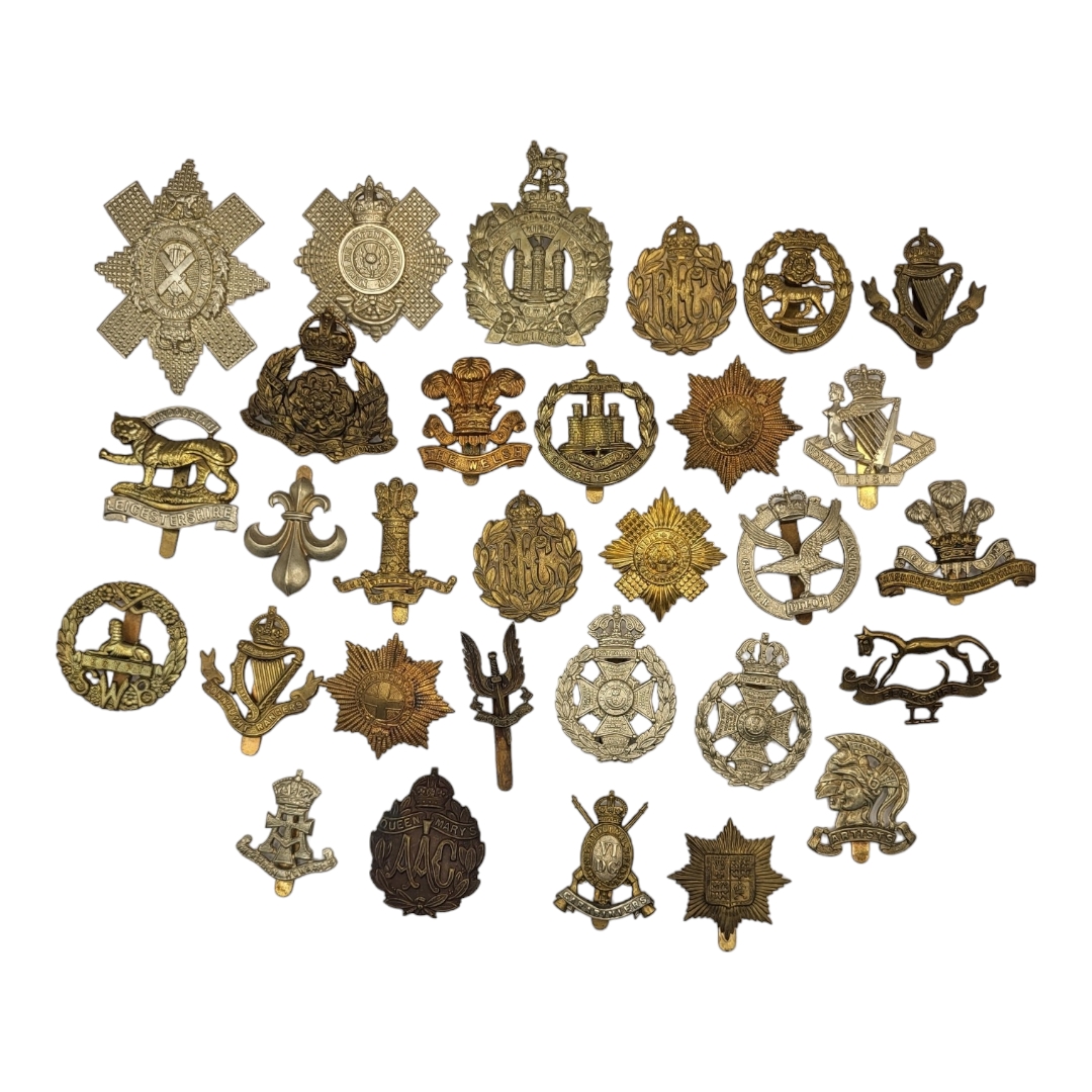 A COLLECTION OF THIRTY 20TH CENTURY BRITISH ARMY CAP BADGES To include Leicestershire, Chester's