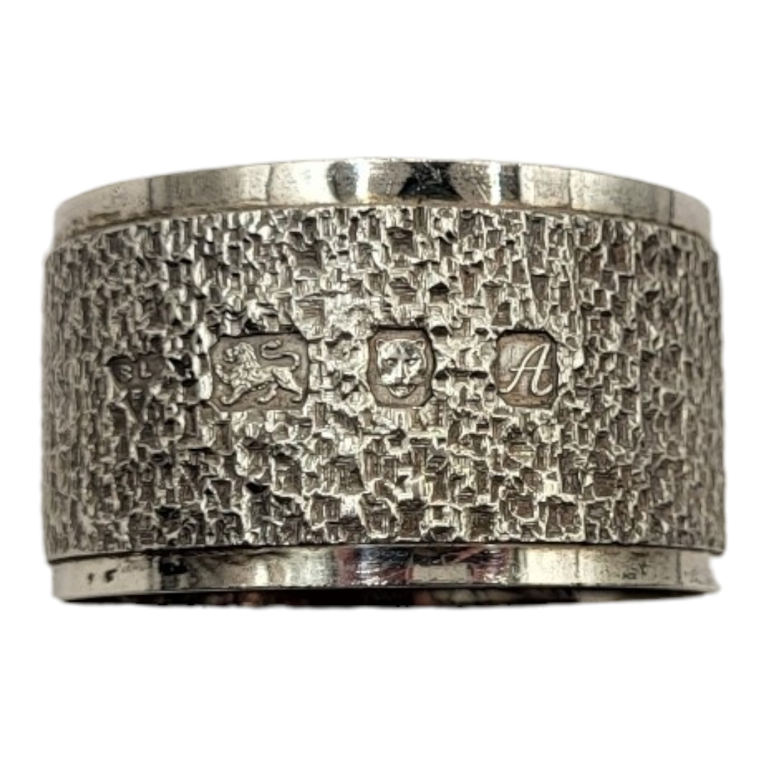 BRIAN LESLIE FULLER, A SET OF SIX MID CENTURY SILVER SERVIETTE RINGS Having a textured bark - Image 2 of 2