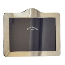 DEREK BURRIDGE OF LONDON, A HALLMARKED SILVER FAMILY PHOTOGRAPH FRAME OF PLAIN DESIGN Stamped on