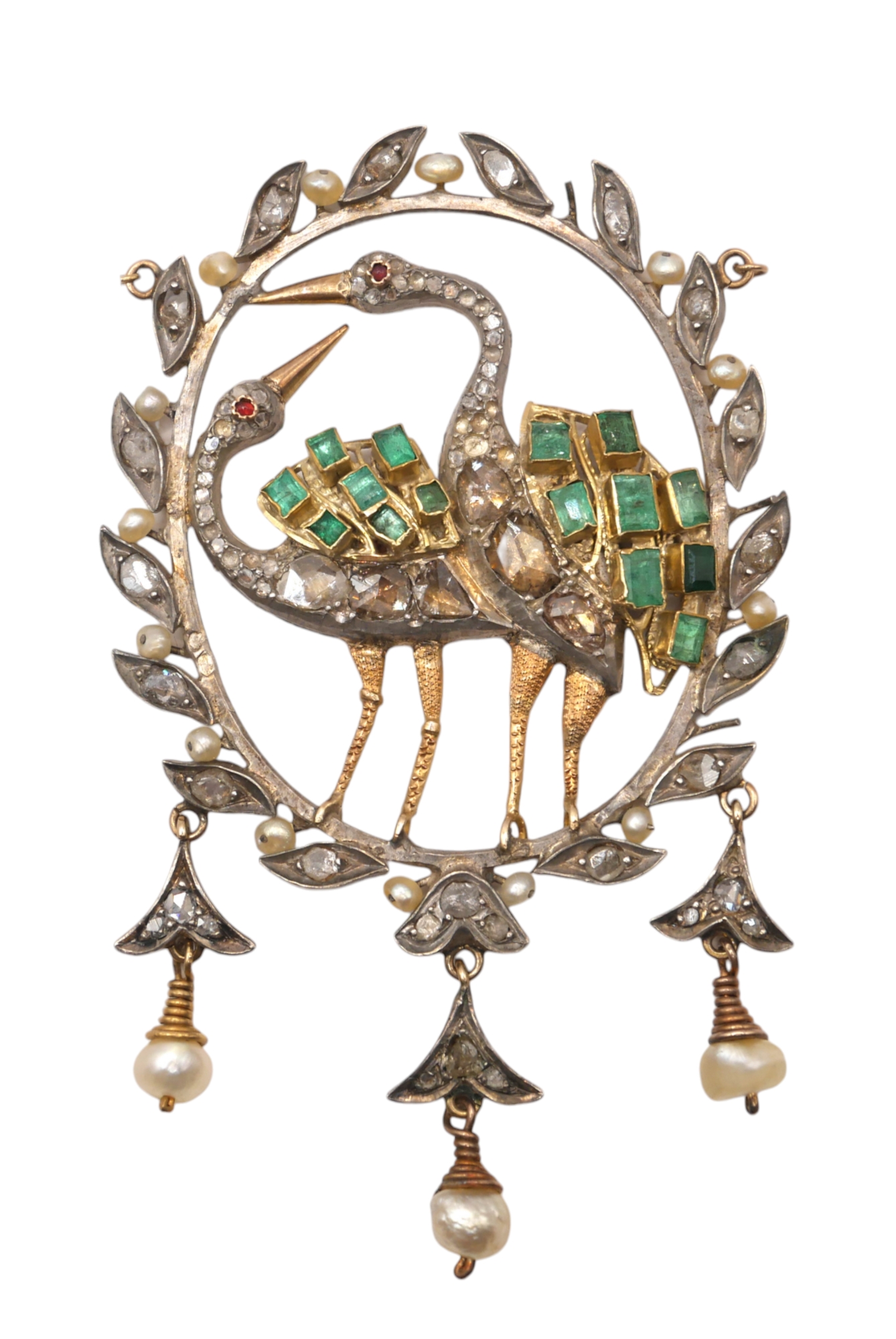 A RARE AND UNUSUAL GEORGIAN YELLOW METAL, DIAMOND, EMERALD AND PEARL PENDANT NECKLACE Having an