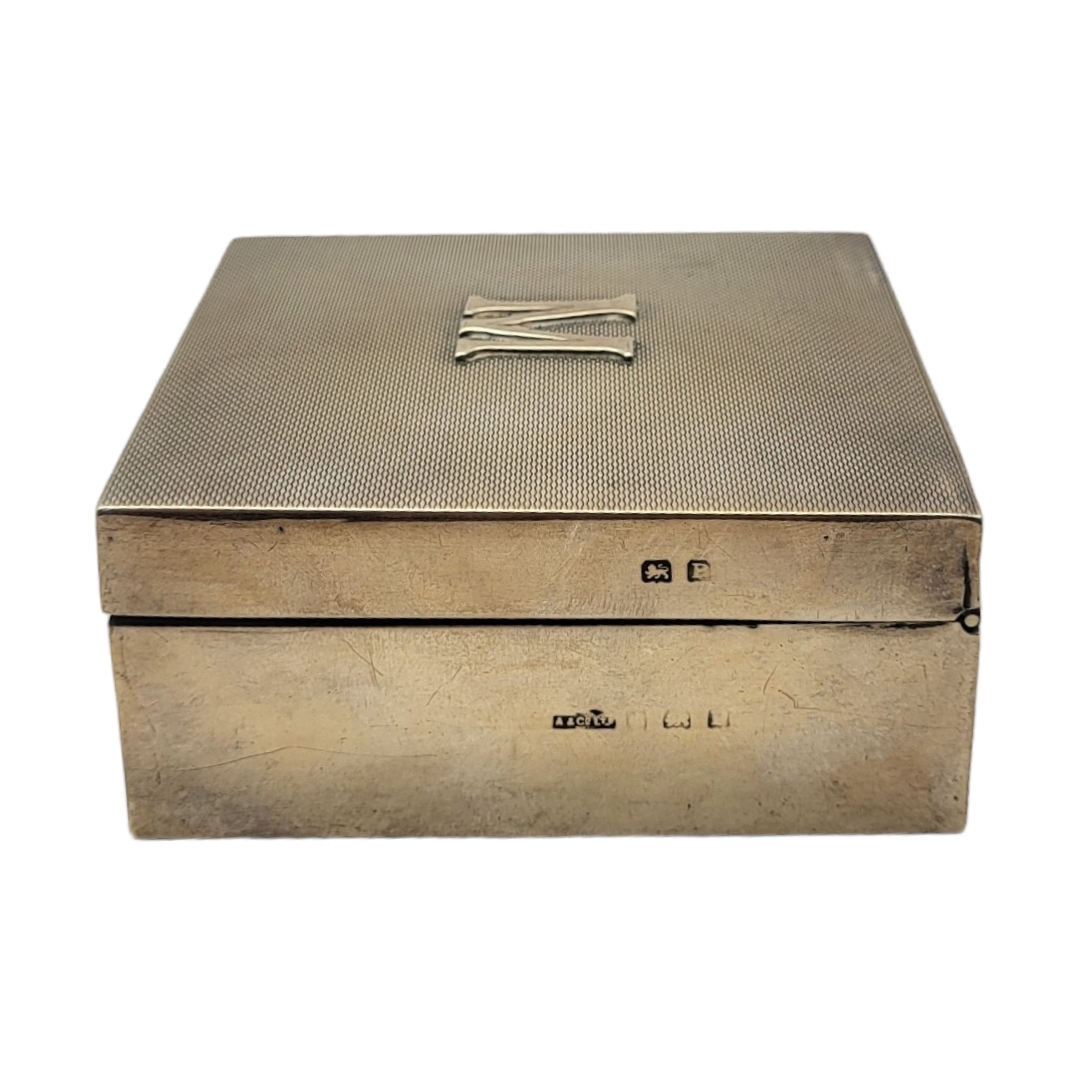 ASPREY OF LONDON, AN ART DECO HALLMARKED SILVER MOUNTED LADIES' CIGARETTE BOX AND COVER, CIRCA - Image 3 of 4