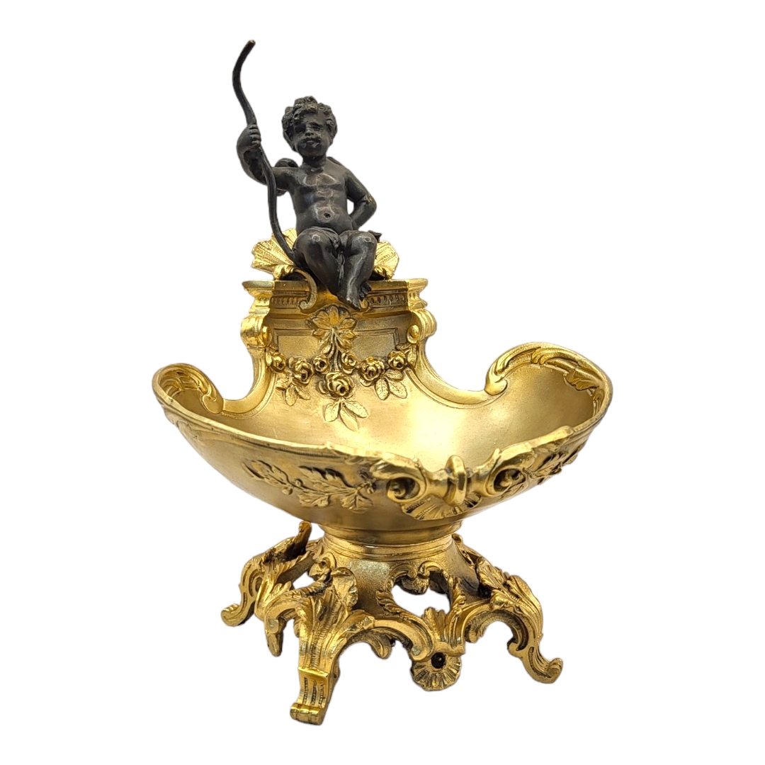 AFTER E. PROVOST, A 19TH CENTURY STYLE GILT AND BRONZE CHERUB SALT Figure perched in oyster shell - Image 2 of 3