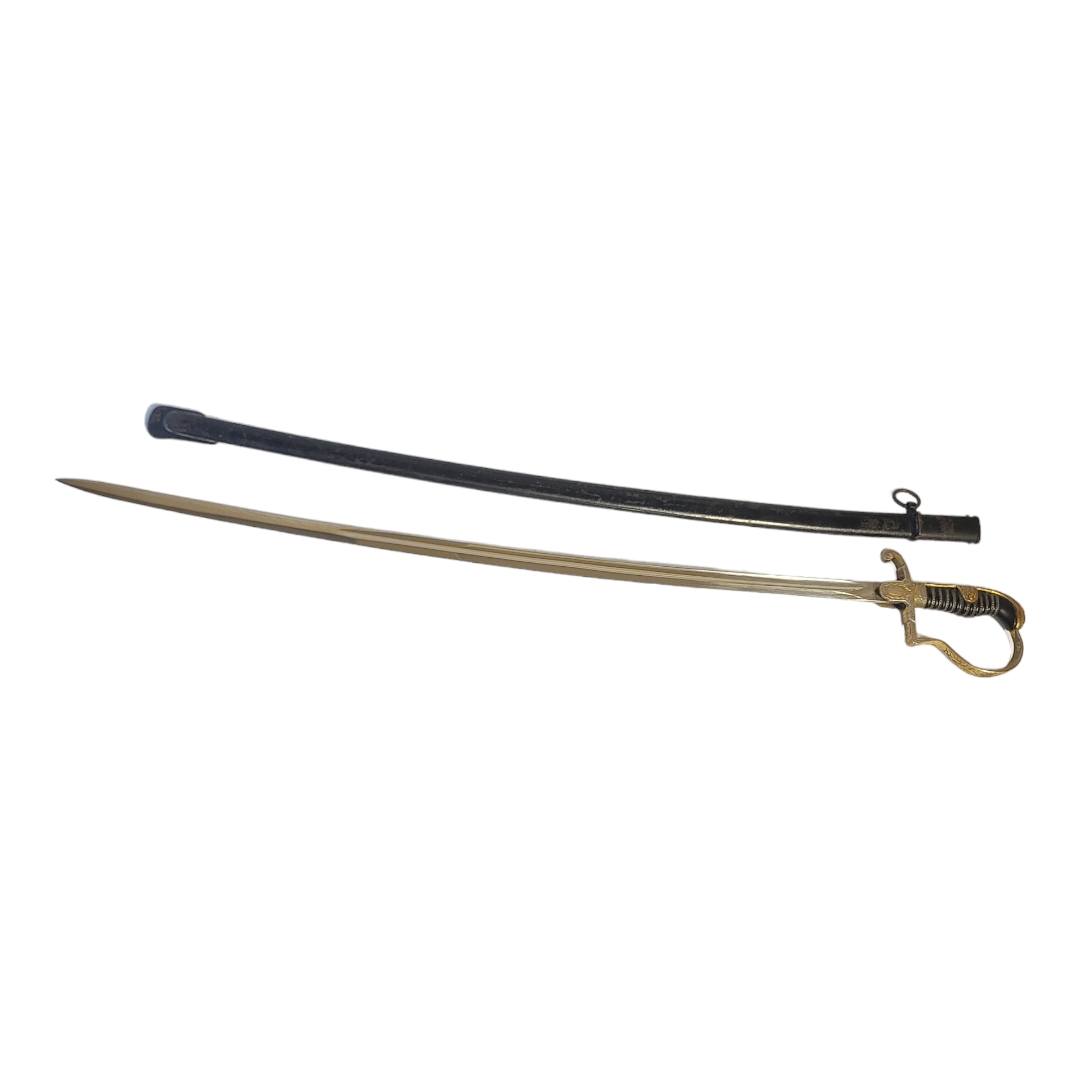 A GERMAN WWII OFFICERS SWORD AND SCABBARD Gilt metal guard, by Eickhorn. Condition: gilding and - Image 4 of 6