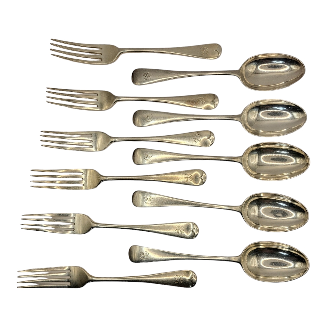 A COLLECTION EARLY 20TH CENTURY SILVER FLATWARE To include a matched set of six forks, five matching