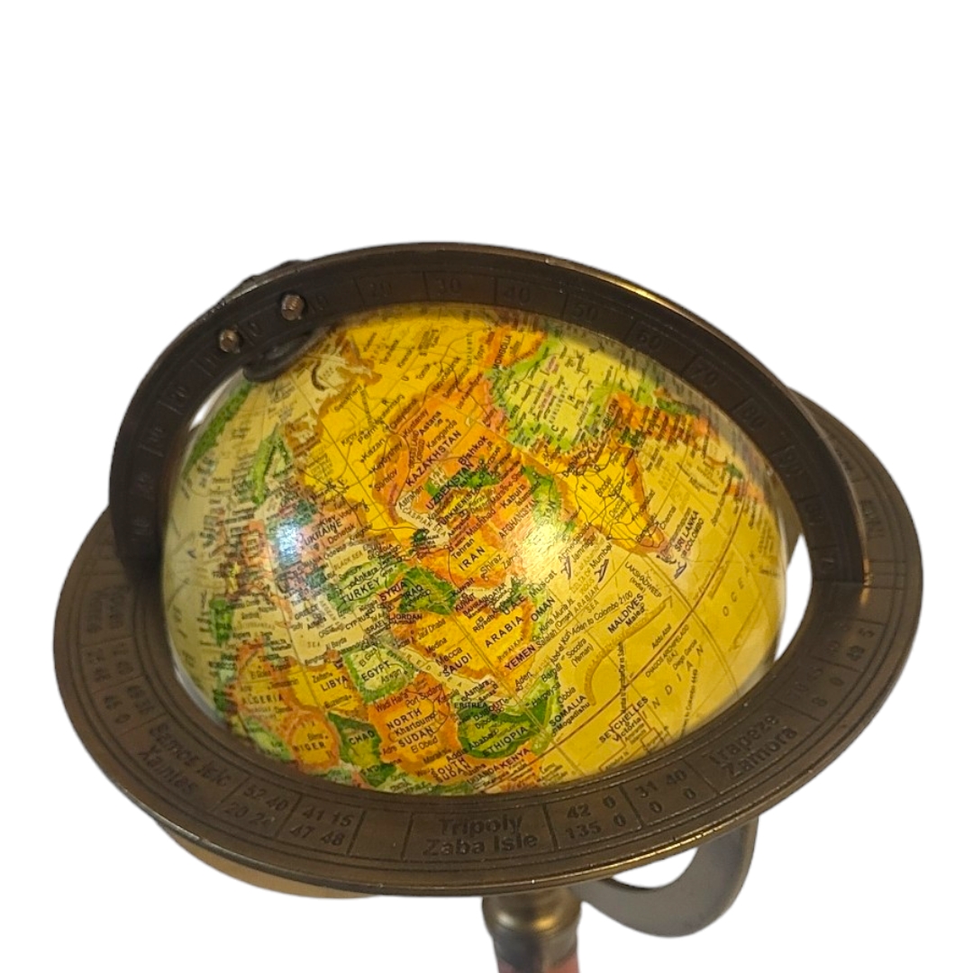 AFTER G. GOBILLE, A 19TH CENTURY STYLE BRASS & PAPIER-MACHÉ GLOBE Engraved A Paris Chez G. - Image 2 of 2