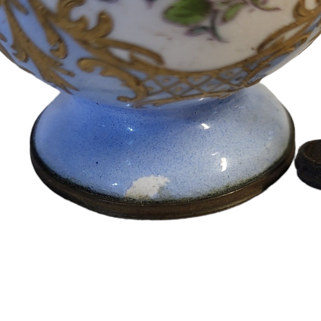 A 19TH CENTURY CONTINENTAL ENAMEL ON GILT METAL SCENT BOTTLE Ovoid form, fine floral decoration with - Image 8 of 11