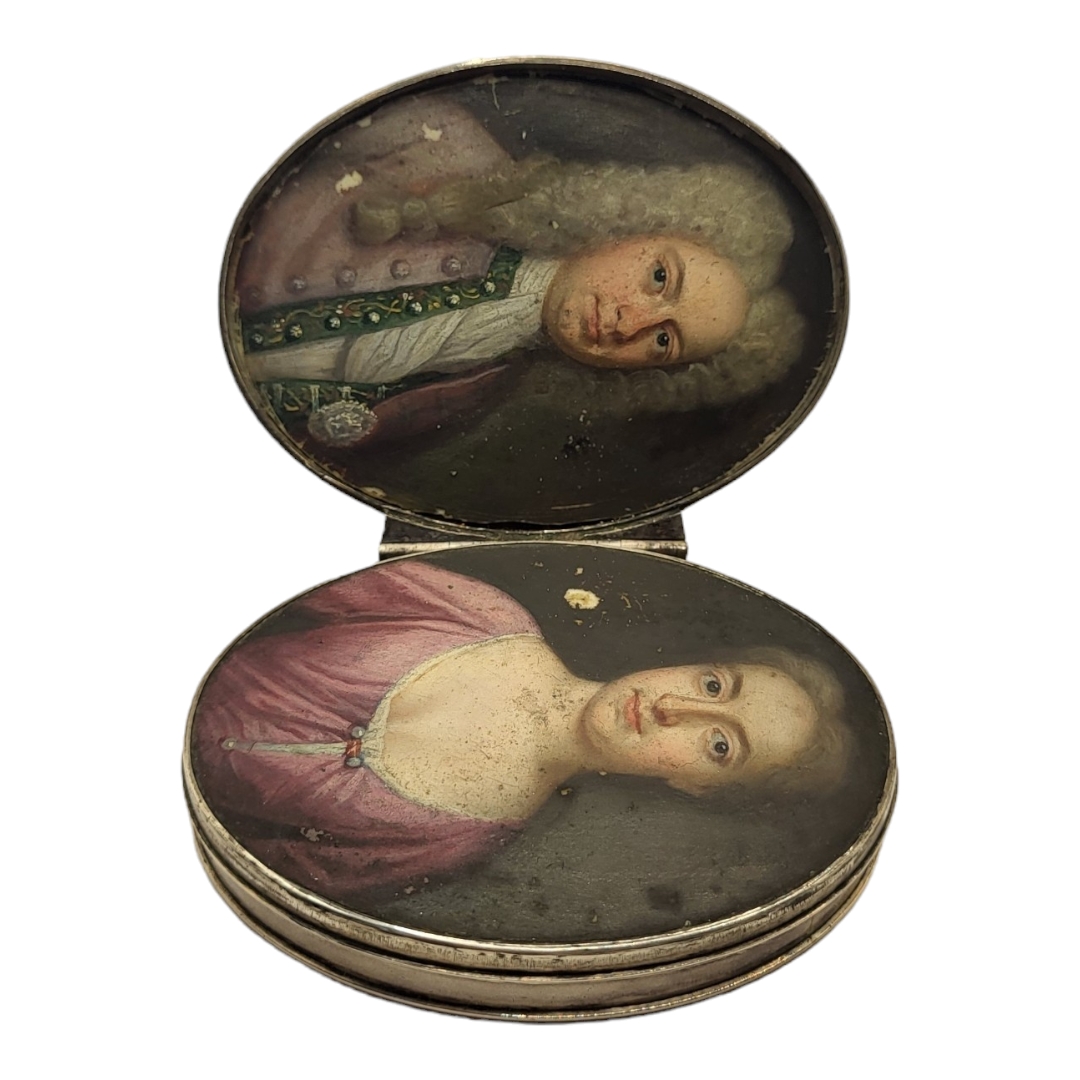 A RARE TORTOISESHELL AND WHITE METAL SNUFF BOX The lid carved with a portrait of King Charles II, - Image 9 of 9