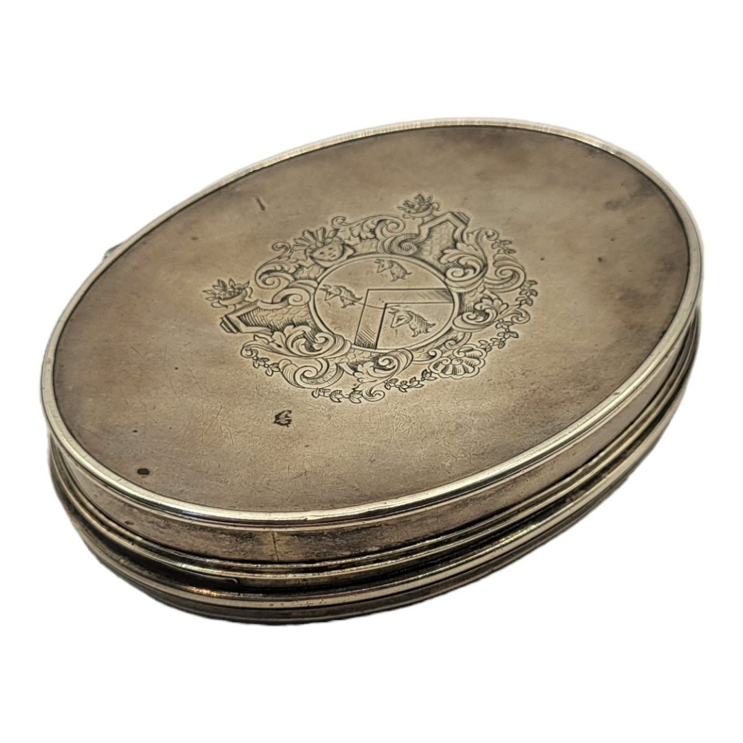 A RARE TORTOISESHELL AND WHITE METAL SNUFF BOX The lid carved with a portrait of King Charles II, - Image 5 of 9