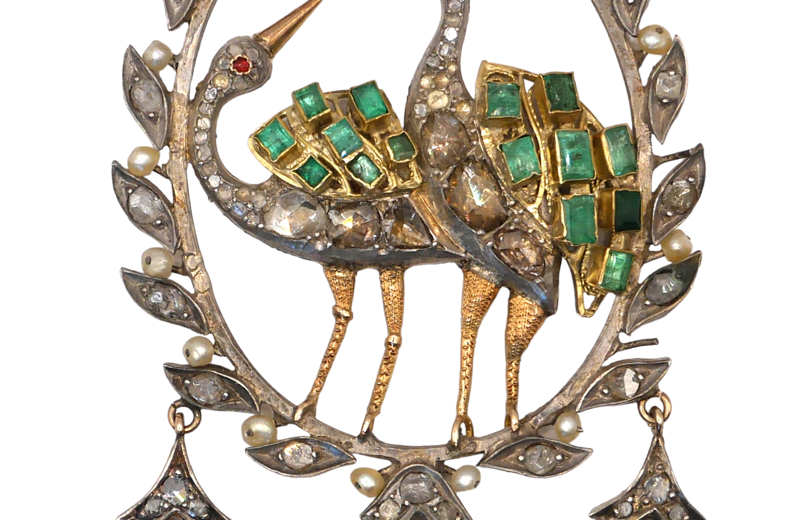 A RARE AND UNUSUAL GEORGIAN YELLOW METAL, DIAMOND, EMERALD AND PEARL PENDANT NECKLACE Having an - Image 3 of 4