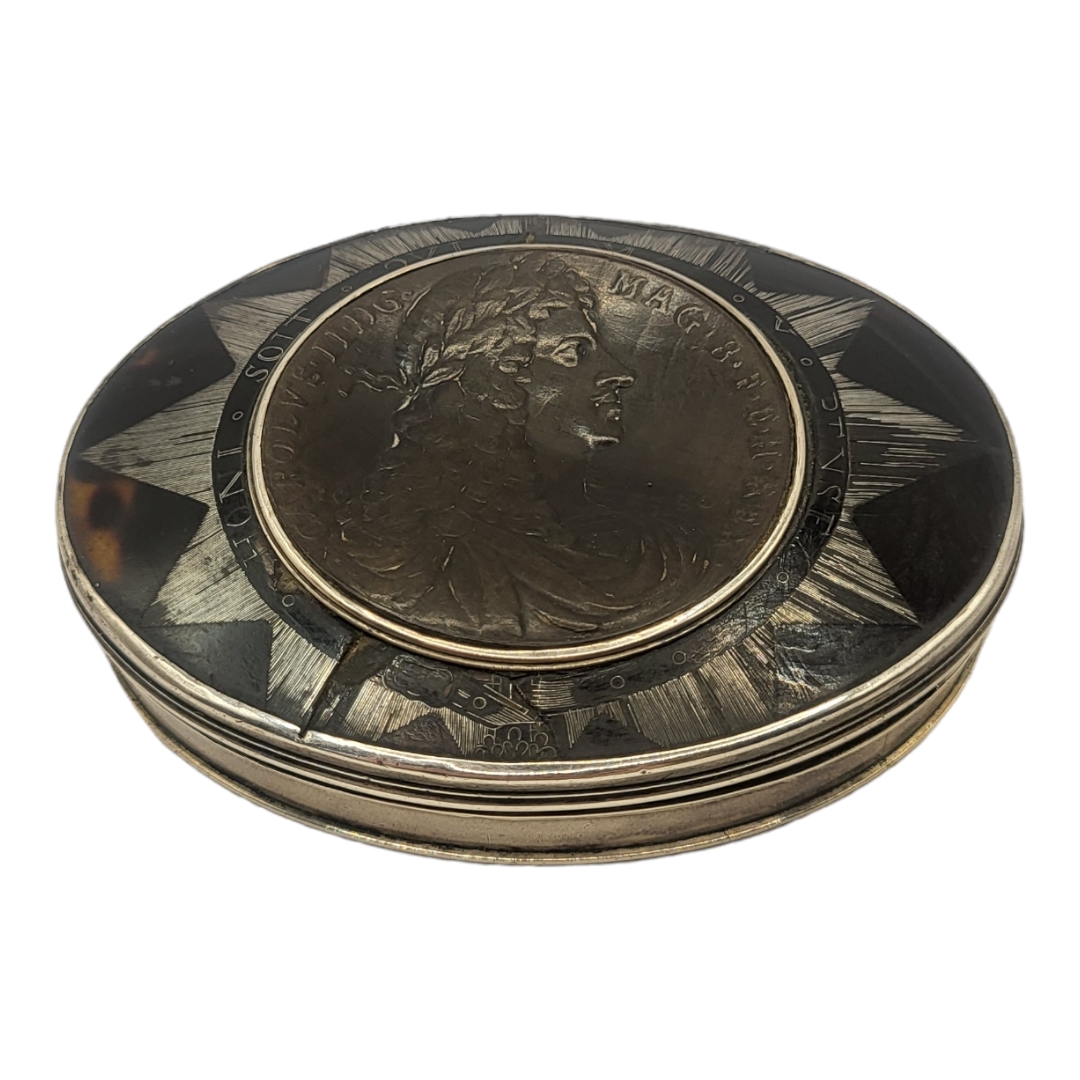 A RARE TORTOISESHELL AND WHITE METAL SNUFF BOX The lid carved with a portrait of King Charles II, - Image 3 of 9