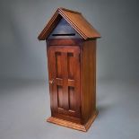 AN EARLY 20TH CENTURY STYLE MAHOGANY LETTER BOX With reeded fascia above a brass trim and lockable