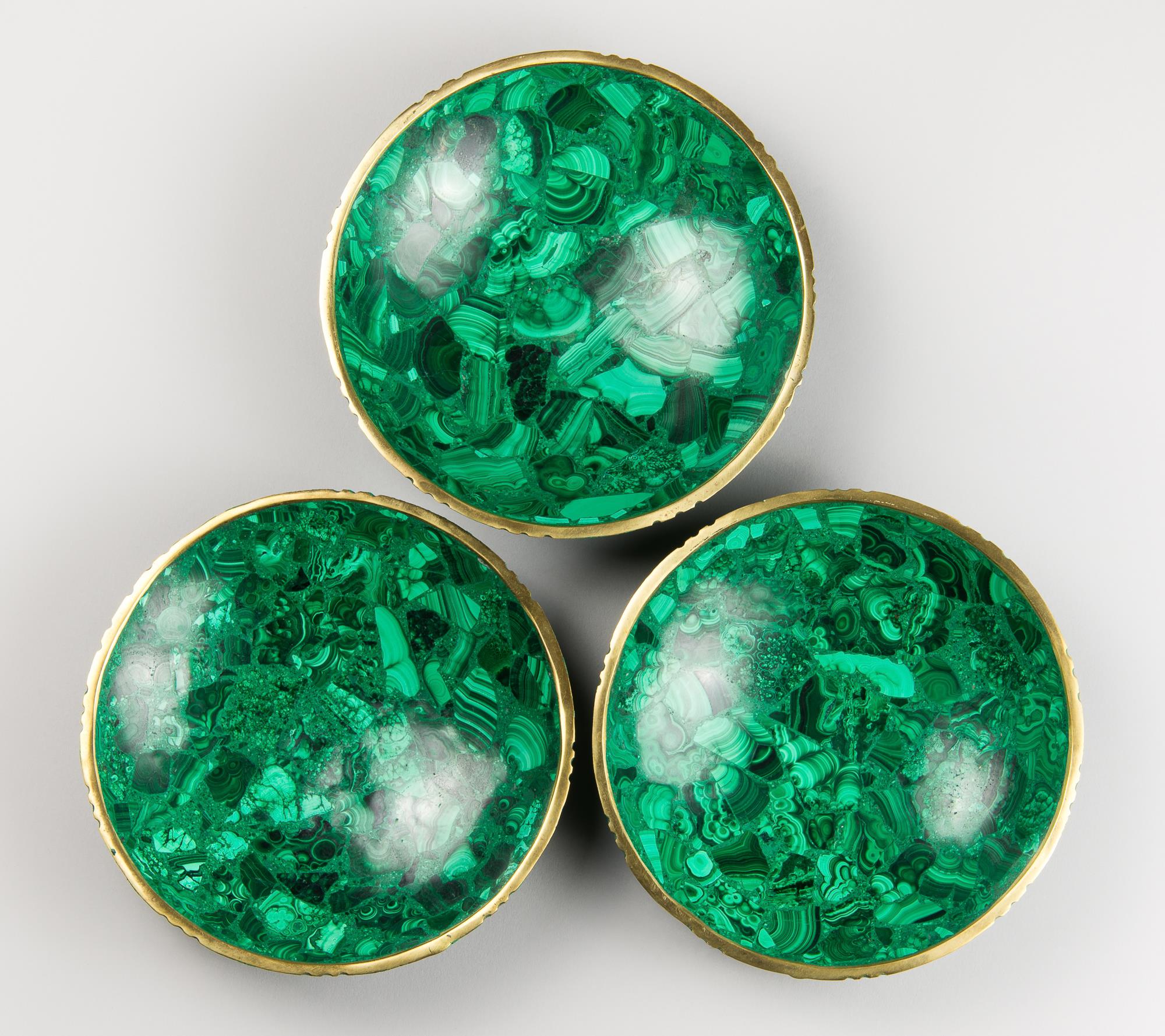 A SET OF THREE MALACHITE AND BRASS BOWLS (h 19.5cm x w 19.5cm x d 4.5cm).