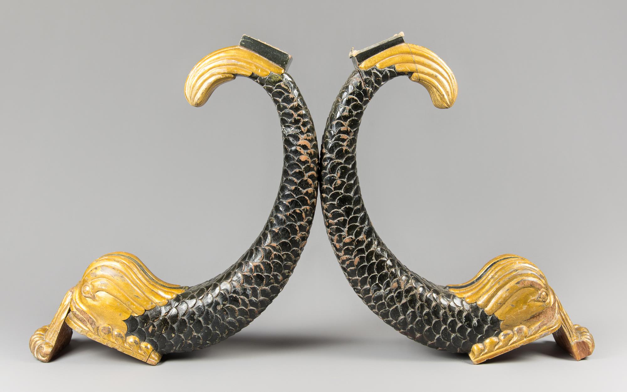 A PAIR OF LATE 19TH/EARLY 20TH CENTURY EMPIRE STYLE CARVED WOOD DOLPHIN ARCHITECTURAL FRAGMENTS,