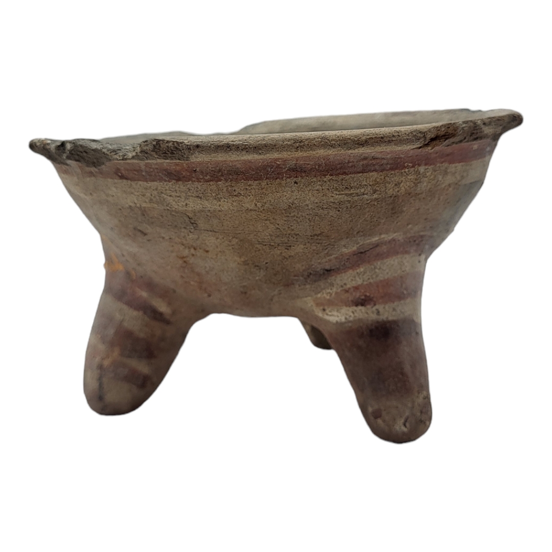 A SOUTH AMERICAN POTTERY CONICAL TRIPOD BOWL Hand painted with concentric rings on tripod legs. ( - Image 3 of 4