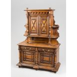 AN UNUSUAL VICTORIAN OAK MINIATURE APPRENTICE PIECE DRESSER. (h 63.5cm x w 44.5cm x d 18.5cm)