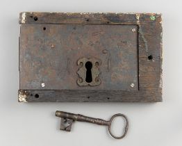 A LARGE GEORGIAN RIM DEAD LOCK WITH KEY. Working. (h 15cm x w 25.5cm x d 4.5cm)