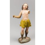 A 17TH/18TH CENTURY ANGEL SCULPTURE IN FINELY CARVED AND POLYCHROMED WOOD, ITALY. (h 30cm)