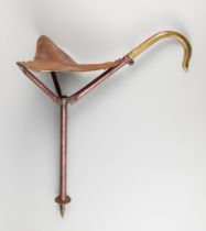 A LATE 19TH/EARLY 20TH CENTURY HUNTING STOOL STICK. Folding.