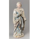 A LARGE 18TH CENTURY ST PETER SCULPTURE IN POLYCHROME WOOD. (h 107cm)