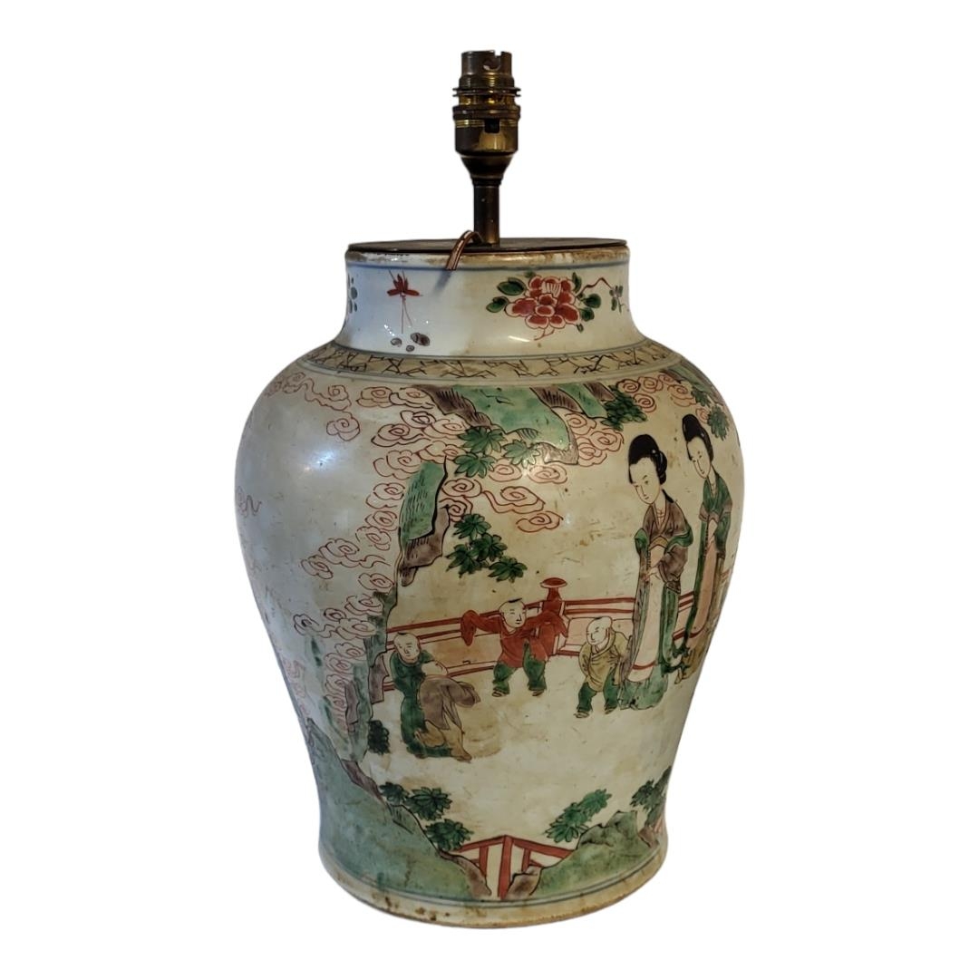 AN 18TH CENTURY CHINESE FAMILLE ROSE HARD PASTE PORCELAIN BALUSTER LAMP BASE Enamelled in polychrome - Image 5 of 7