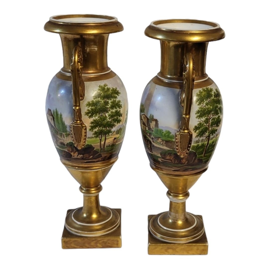 A PAIR OF EARLY 19TH CENTURY CONTINENTAL PORCELAIN CAMPANA SHAPED TWIN HANDLED PEDESTAL VASES - Bild 5 aus 15
